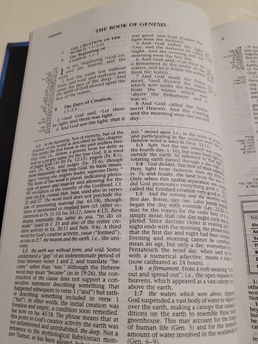 The Ryrie Study Bible