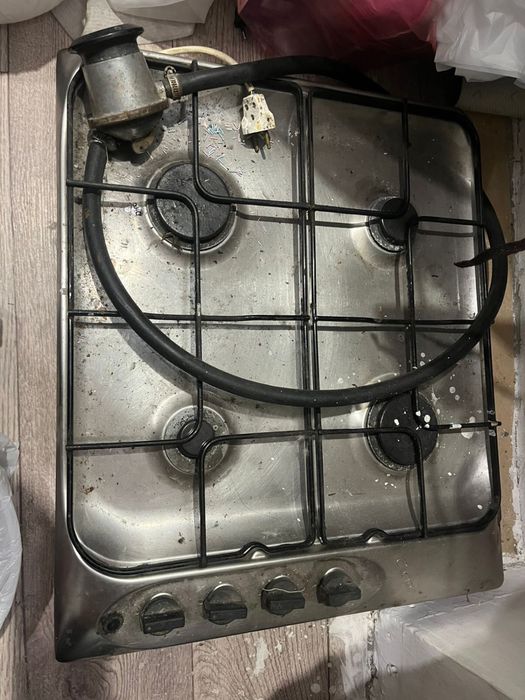 Газовая поверхность 4 комфорки с балоном и редуктором