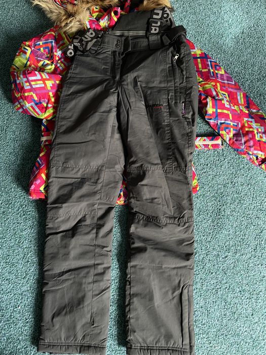 Продам зимний женский комбинезон с курткой
