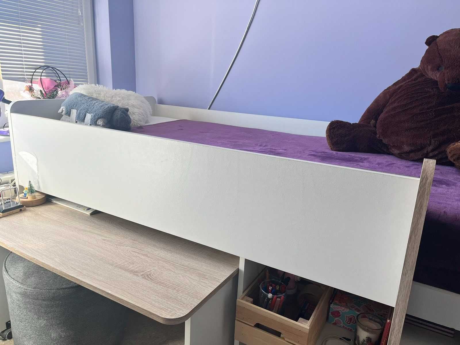 Детско-юношеско легло с шкафчета и бюро