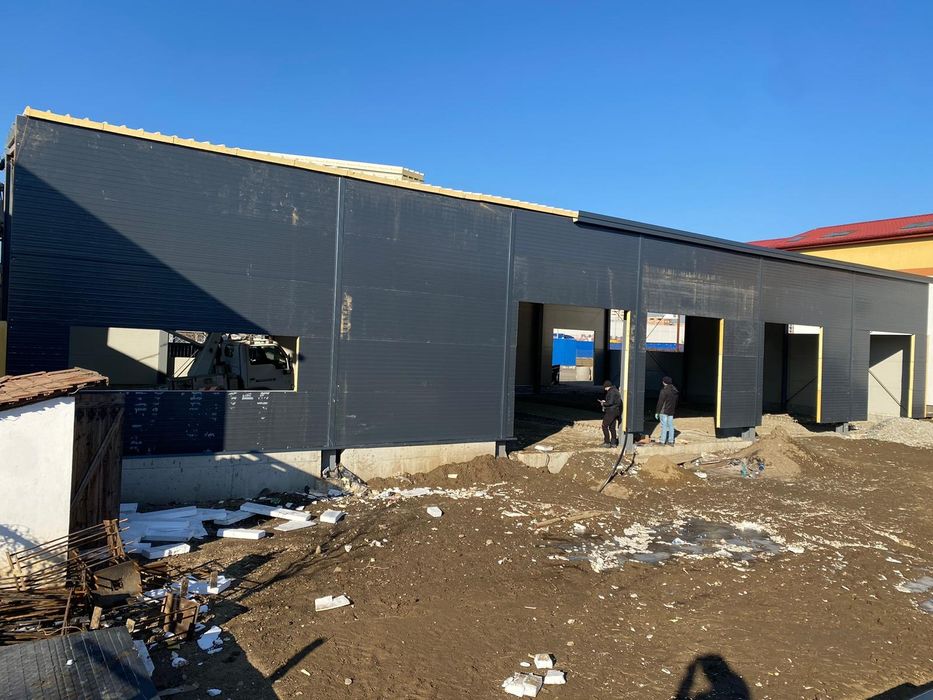 Vand hale metalice industriale asigură transport