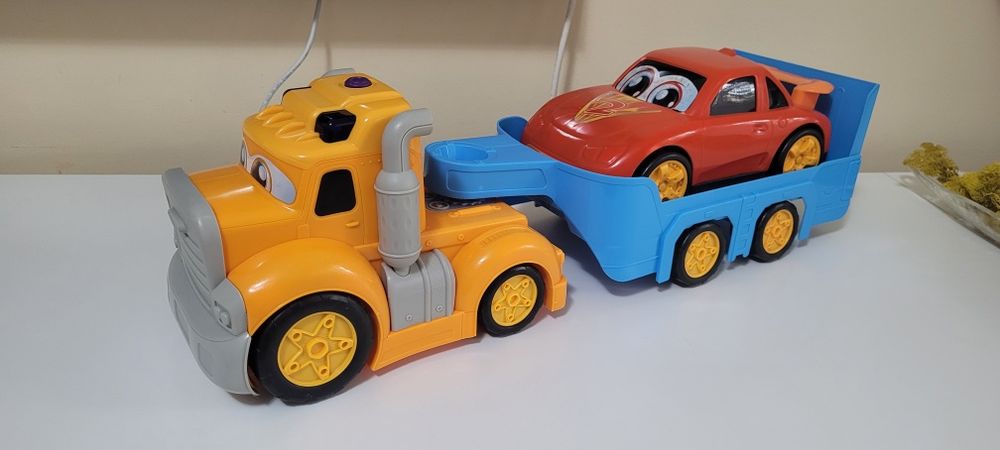 Masinuta copii Cars tir cu remorca