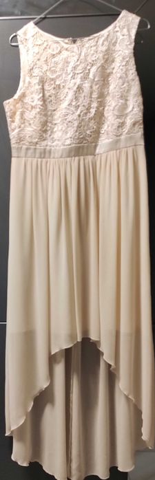 Красива нежна бална рокля