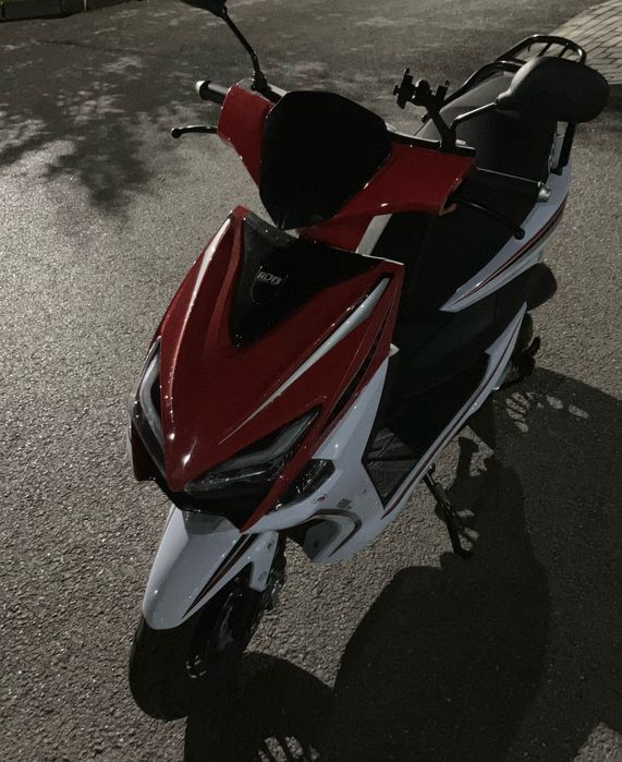 Scuter 49cc in 4 timpi