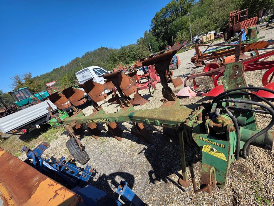 Plug 5 brazde reversibil hidraulic Gassner 5 trupițe plug 5 cormane