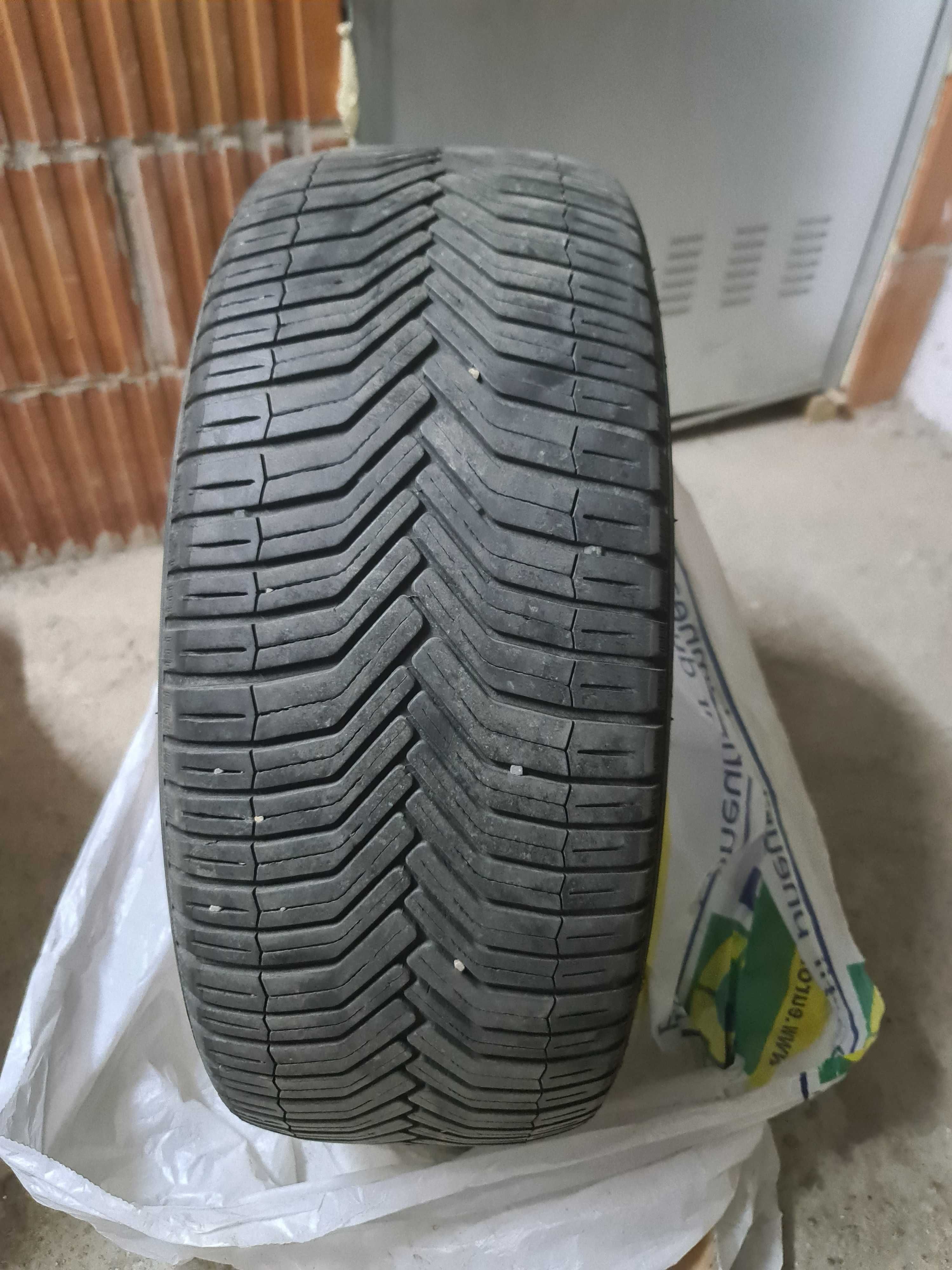2 Anvelope Michelin CrossClimate 235 45 R18 ambele 700 lei
