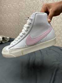 Кроссовки Nike blazer