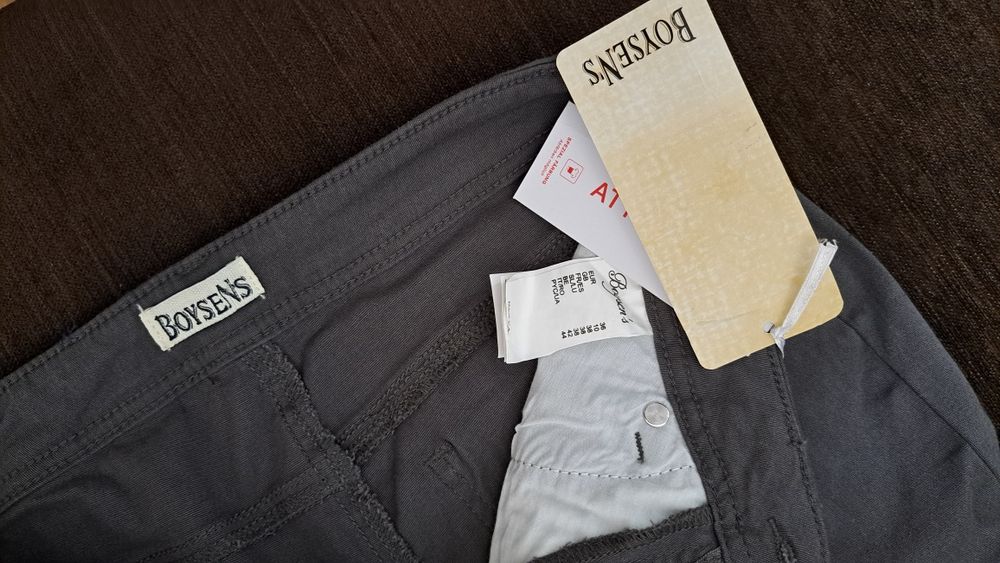 Vând Pantaloni scurt femei mărime 36 S noi, cu eticheta, 98% bumbac