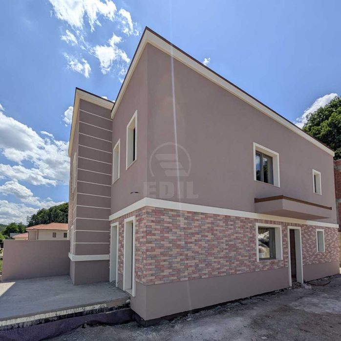 Duplex semifinisat, zona cu acces rapid spre Cluj-Napoca