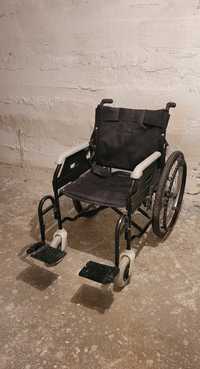 Инвалидная коляска новая.