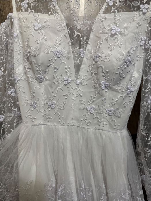 Белое платье, сшитое на заказ