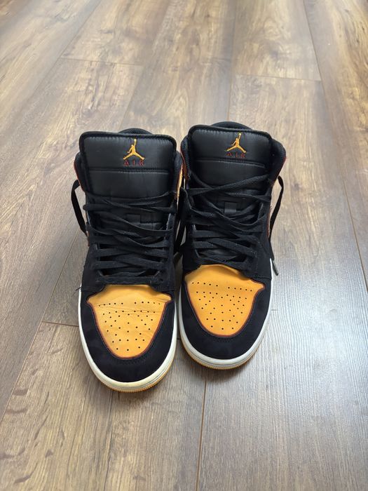 Jordan 1 Mid Orange Vivid