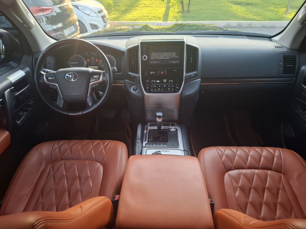 Toyota Land Cruiser 200 V6.  аренда. с. выкуп