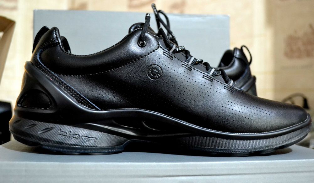 Классическая и полуспортивная обувь ecco пять моделей.