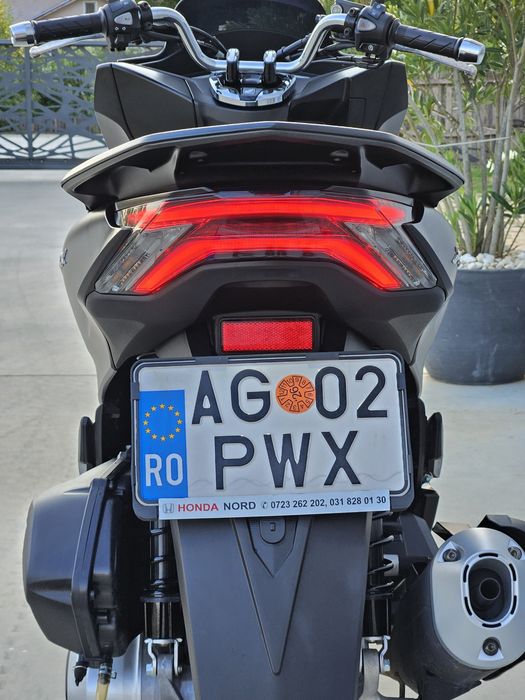 Scuter Honda PCX 125 cm, 840 Km, Keyless go, Led, ABS, ASR