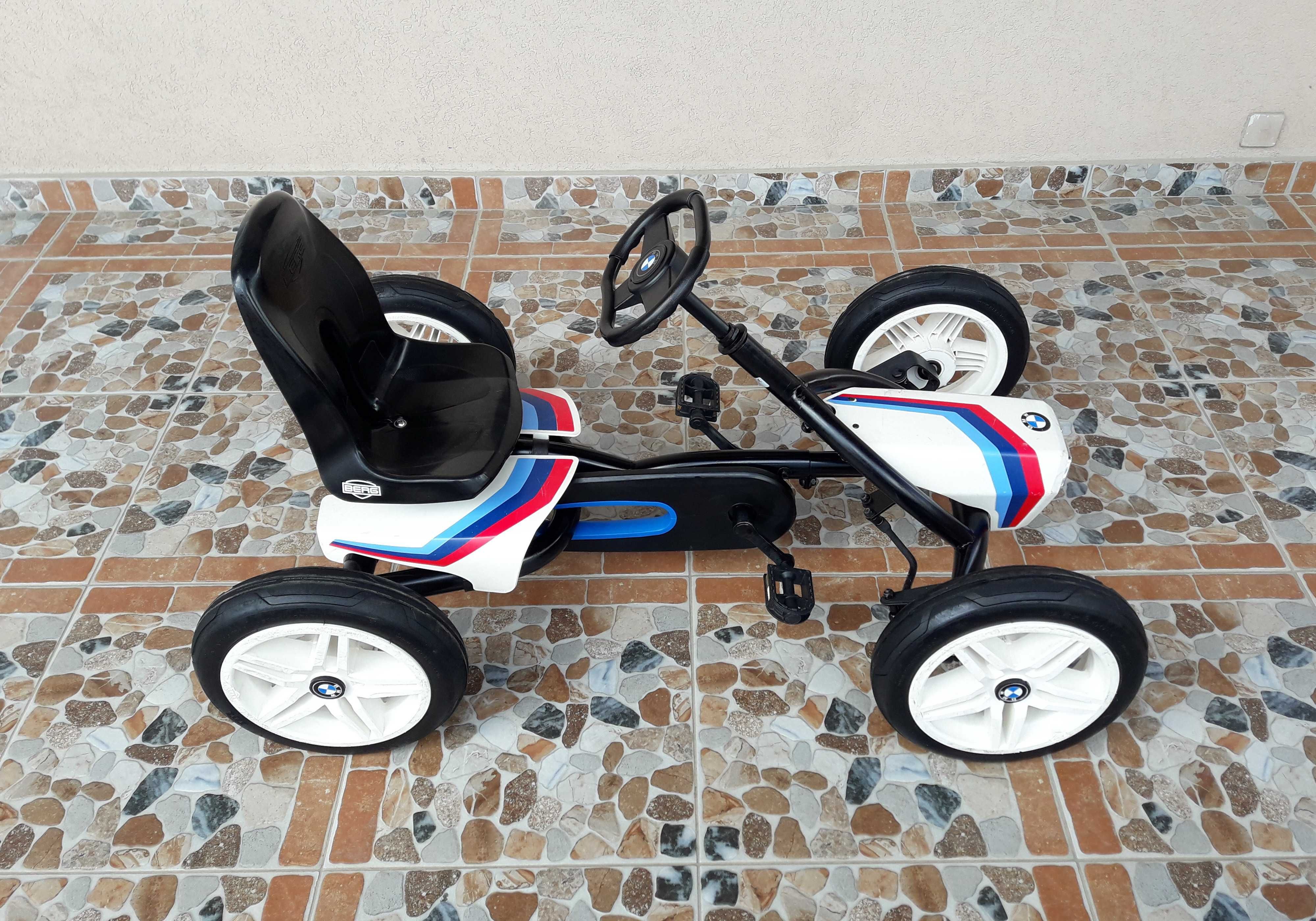 Cart (kart) cu pedale pentru copii BERG Buddy BMW Street Racer -alb