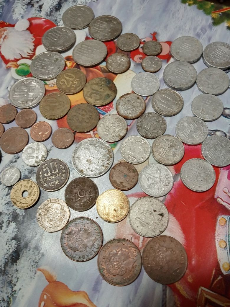 Vind mai multe monede vechi