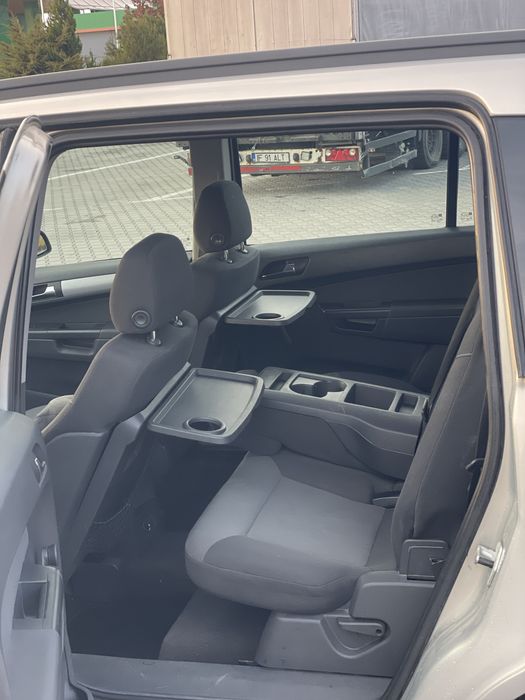 Opel zafira 1,9 d  7 locuri