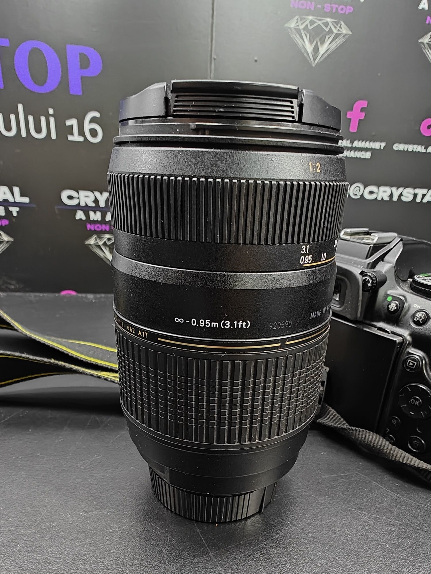 Aparat Foto DSLR Nikon D5200 – Obiectiv :