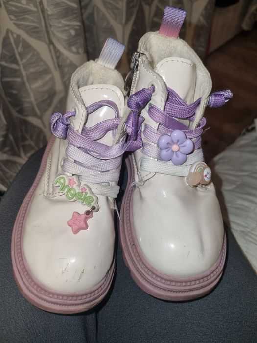 Ботинки 26, кроссовки 21