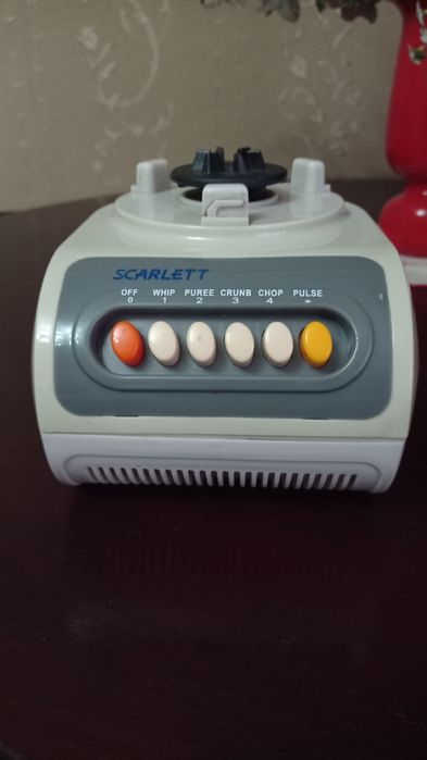 Продаю блендер,,Скарлетт,,