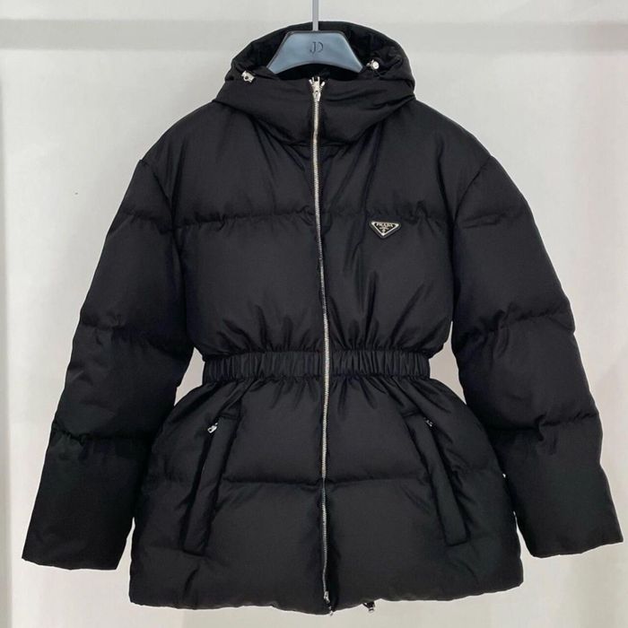 Пуховик зимний прада prada