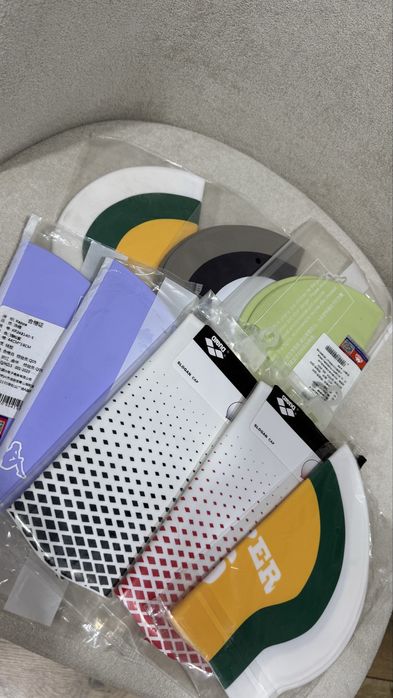 Шапочки и очки для плавания