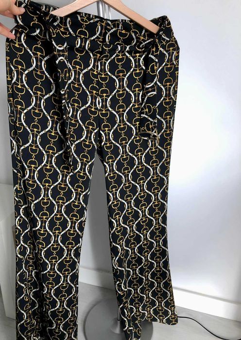 Pantaloni flare Zara, mărimea S, purtați o singură dată