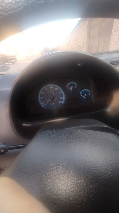 matiz sotiladi naxtga