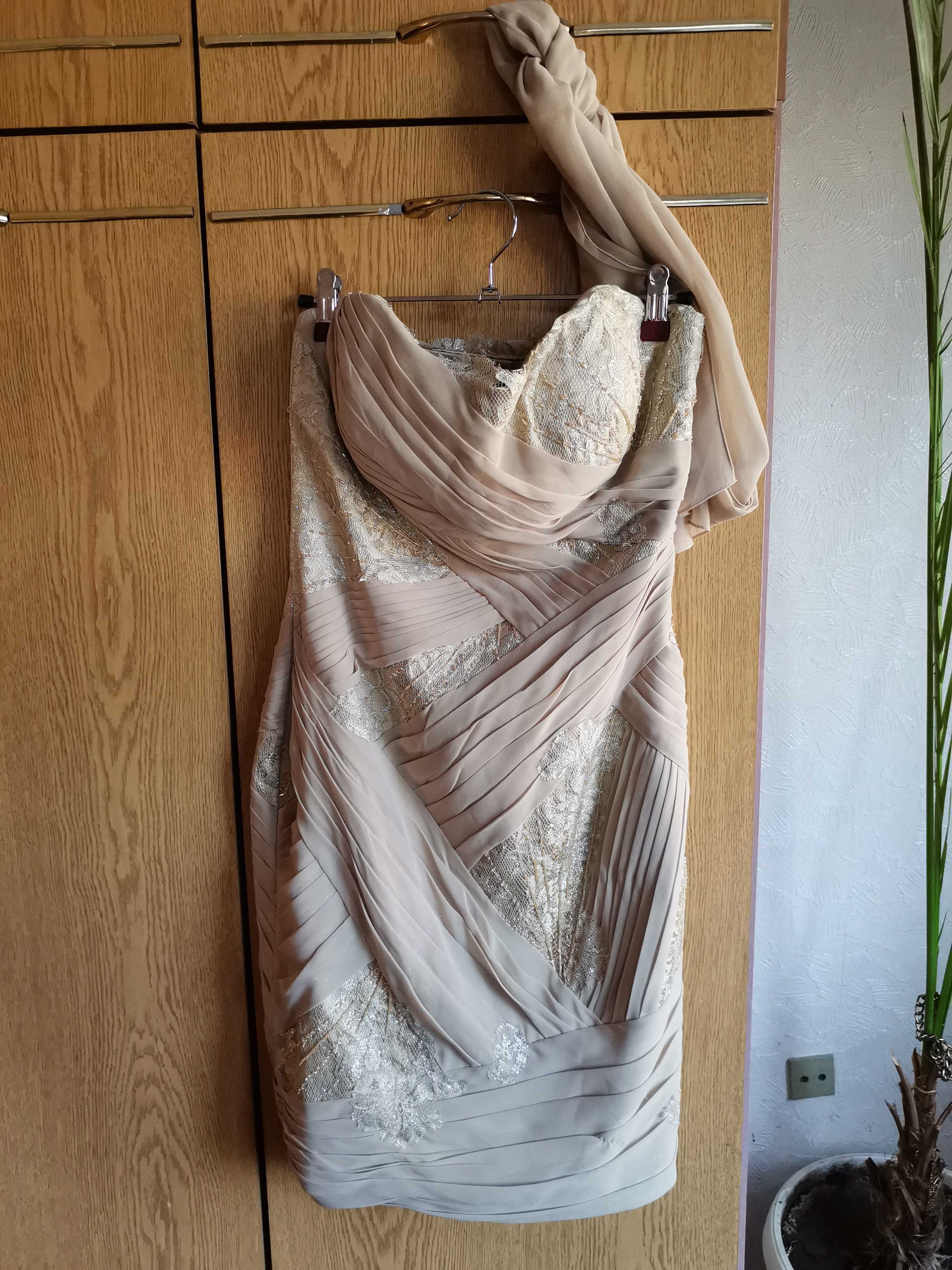 Елегантна рокля с дантела и мъниста + шал