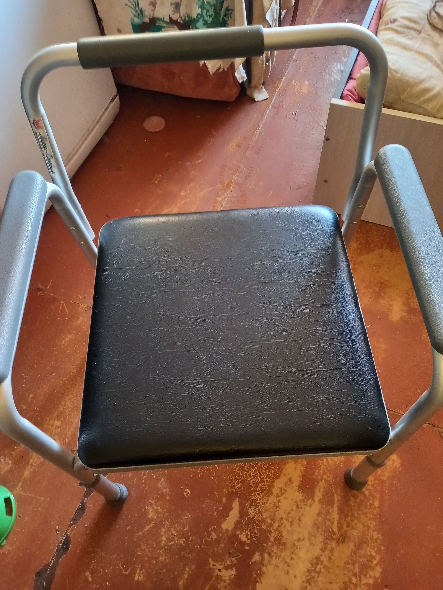 Кресло -туалет для инвалидов