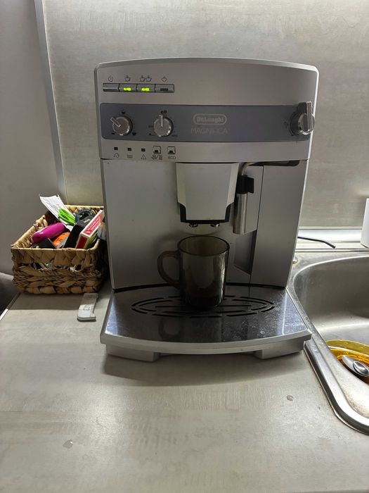 Кафе машина Delonghi Magnifica