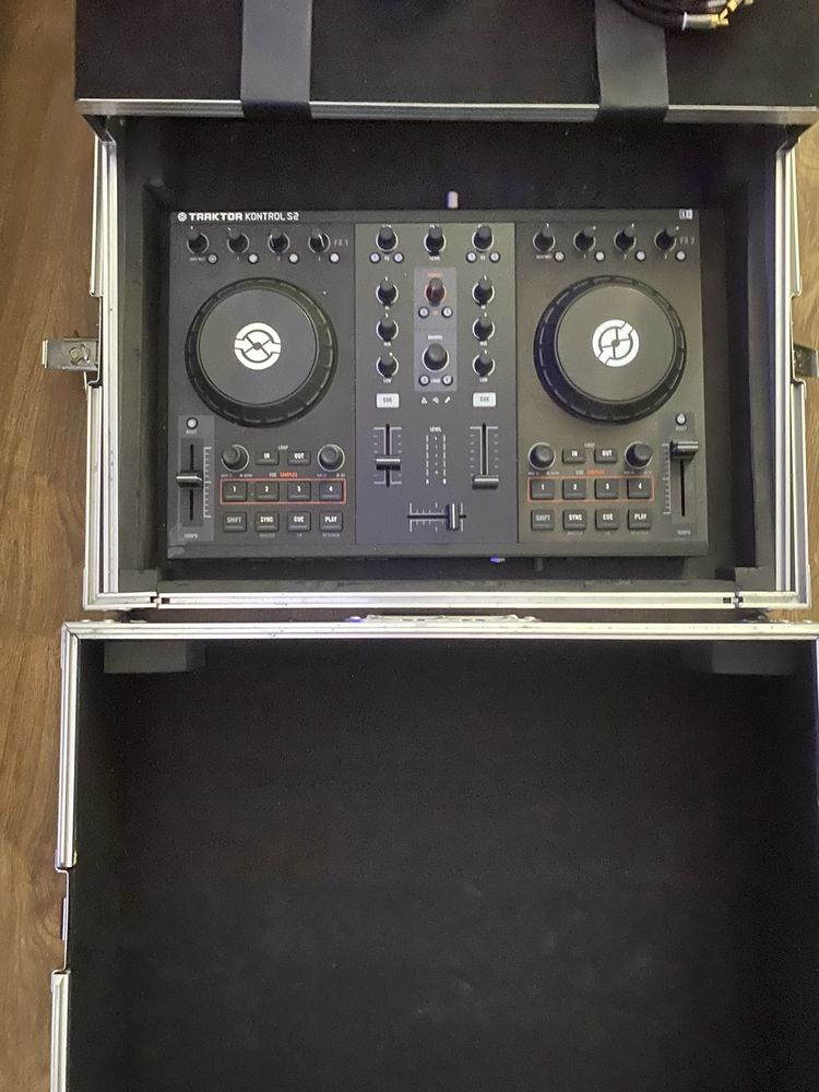 Traktor s2 mk 1 aproape noua plus flightcase
