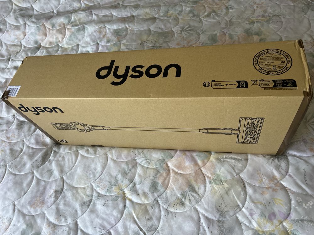 Прахосмукачка Dyson V8 sv25 ,перфекно състояние