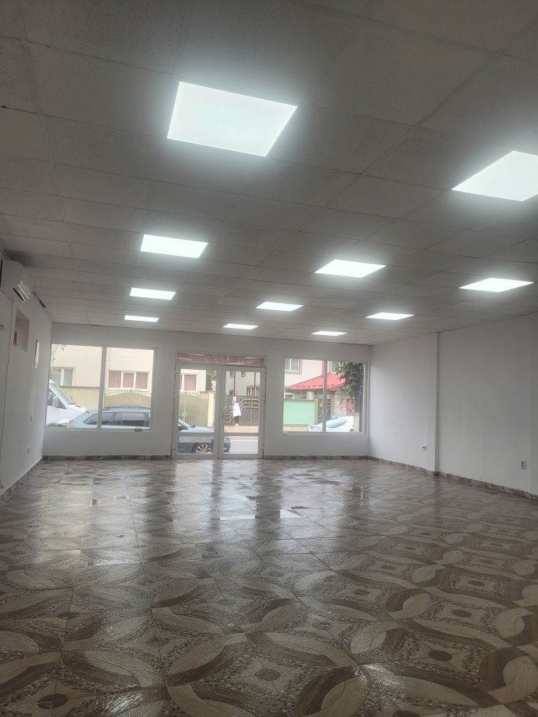De închiriat spațiu comercial