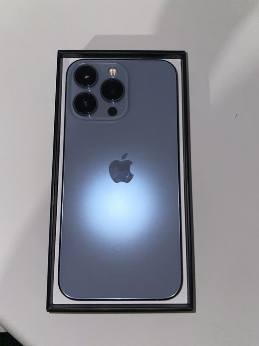 iphone 13 pro, Sky blue