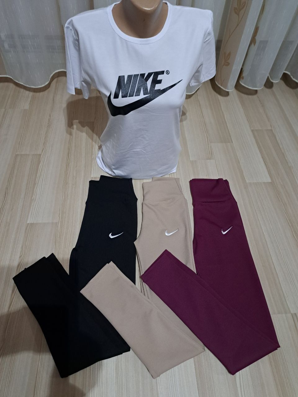 Set 3 colanți tetra +tricou. 
Mărimi , Xl, Xxl. 
Preț:135 lei.