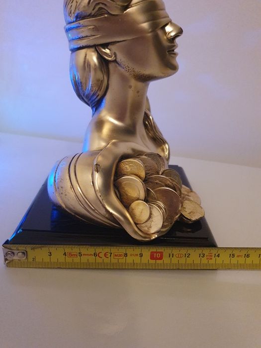 Statueta Justitiara / Cornul Abundentei