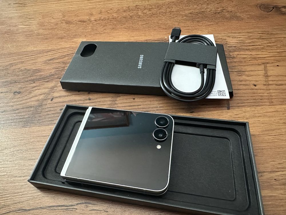 Samsung Galaxy Z Flip7 FE/Самсунг