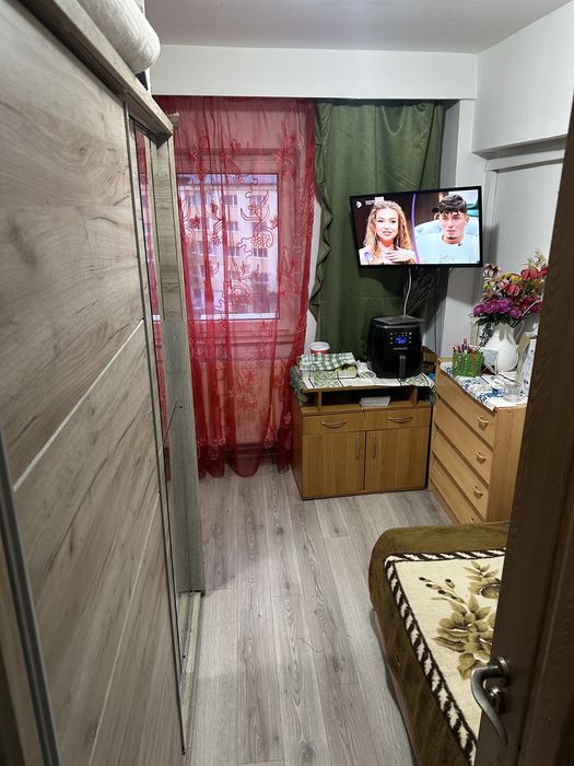 Vand urgent apartament cu 2 camere decomandat B-dul Republicii