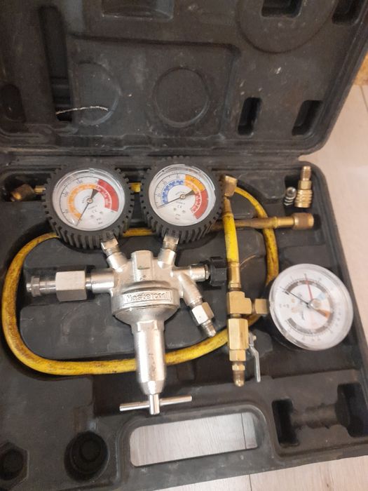 Presa si set reductor cu manometru  mastercool