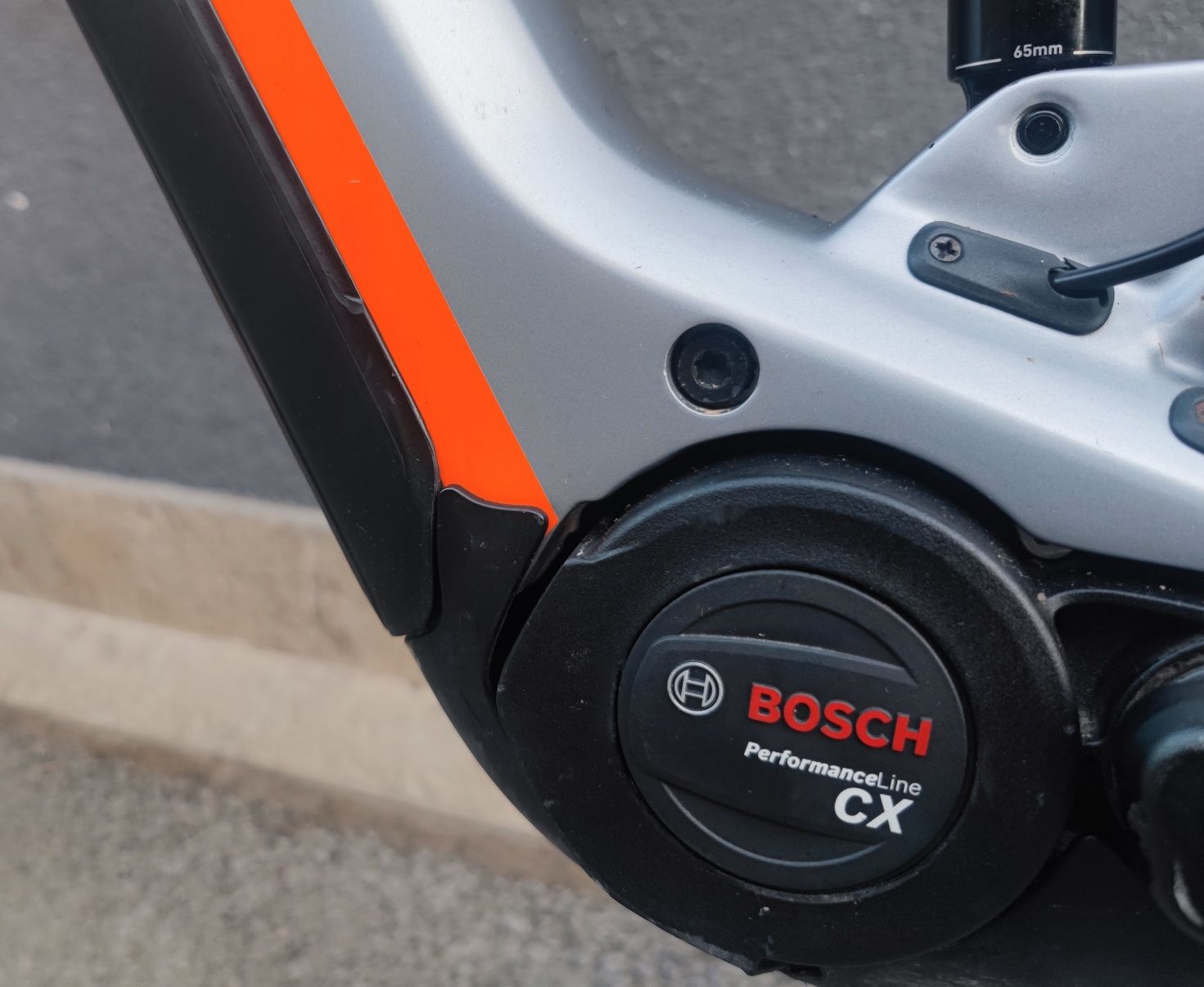 Карбонов Електрически Велосипед 27.5 Cube Bosch CX Smart System 750Wh