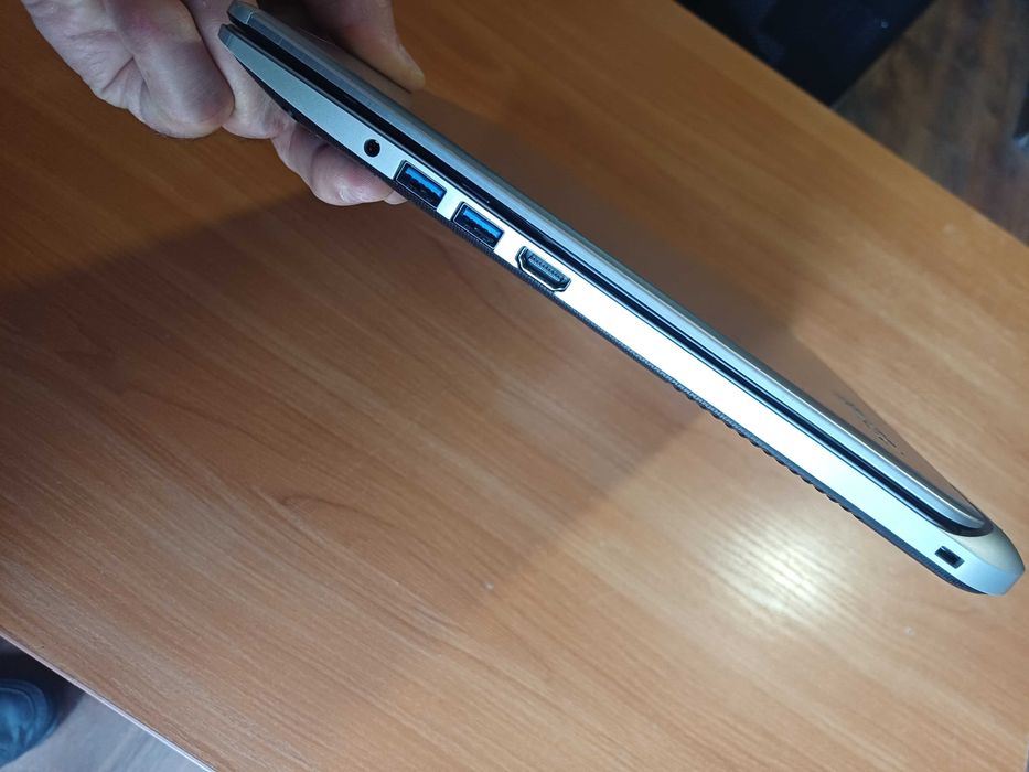 15.6'FullHD IPS Toshiba Core™ i7-5500U/8GB Ram/256GB SSD