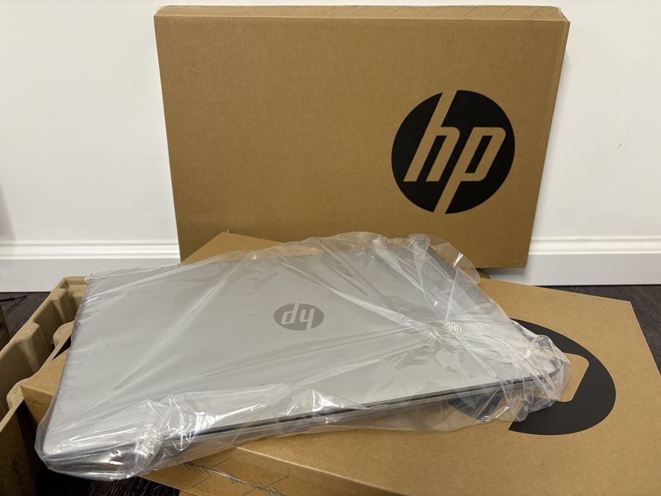 Vand Laptop HP NOU  17-cp0081ur 17 Amd Ryzen 5300u