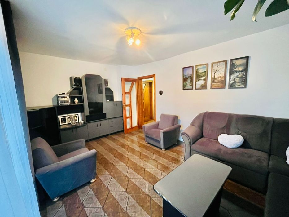 Se vinde apartament 3 camere decomandat