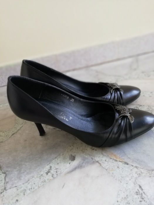елегантни дамски обувки