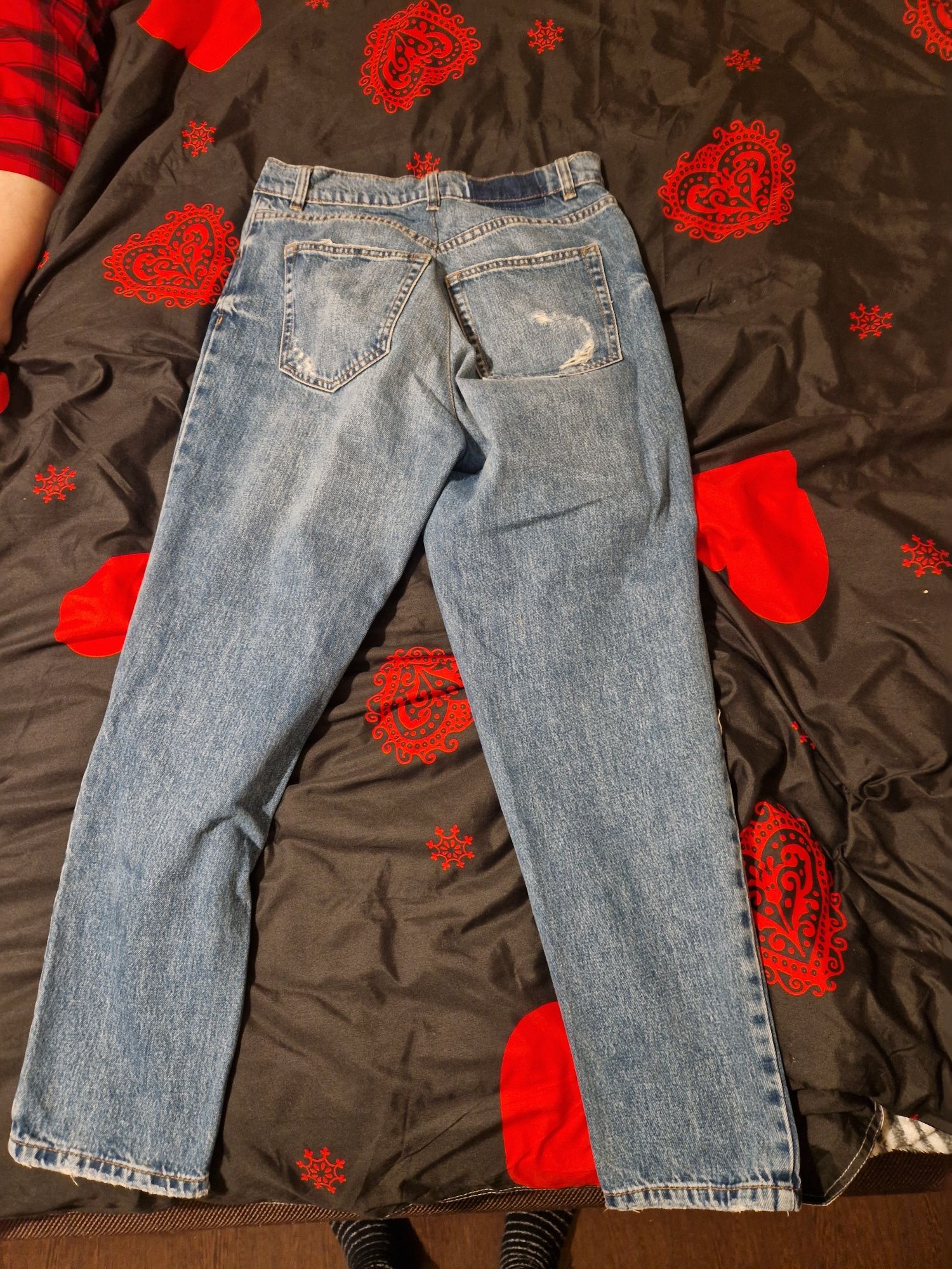 Vând Jeans Mom Fit rupti