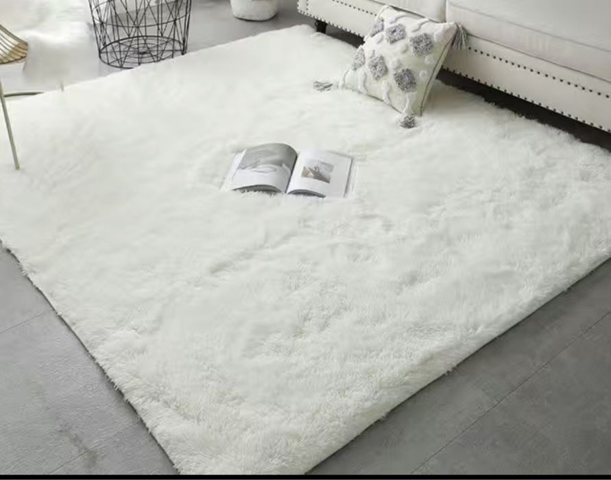 Ковер белый Срочно