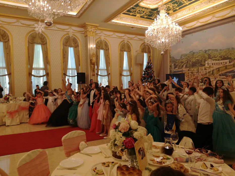 Dj дисководещ,с опит караоке