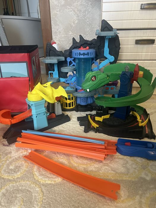 Продам игрушки для мальчика